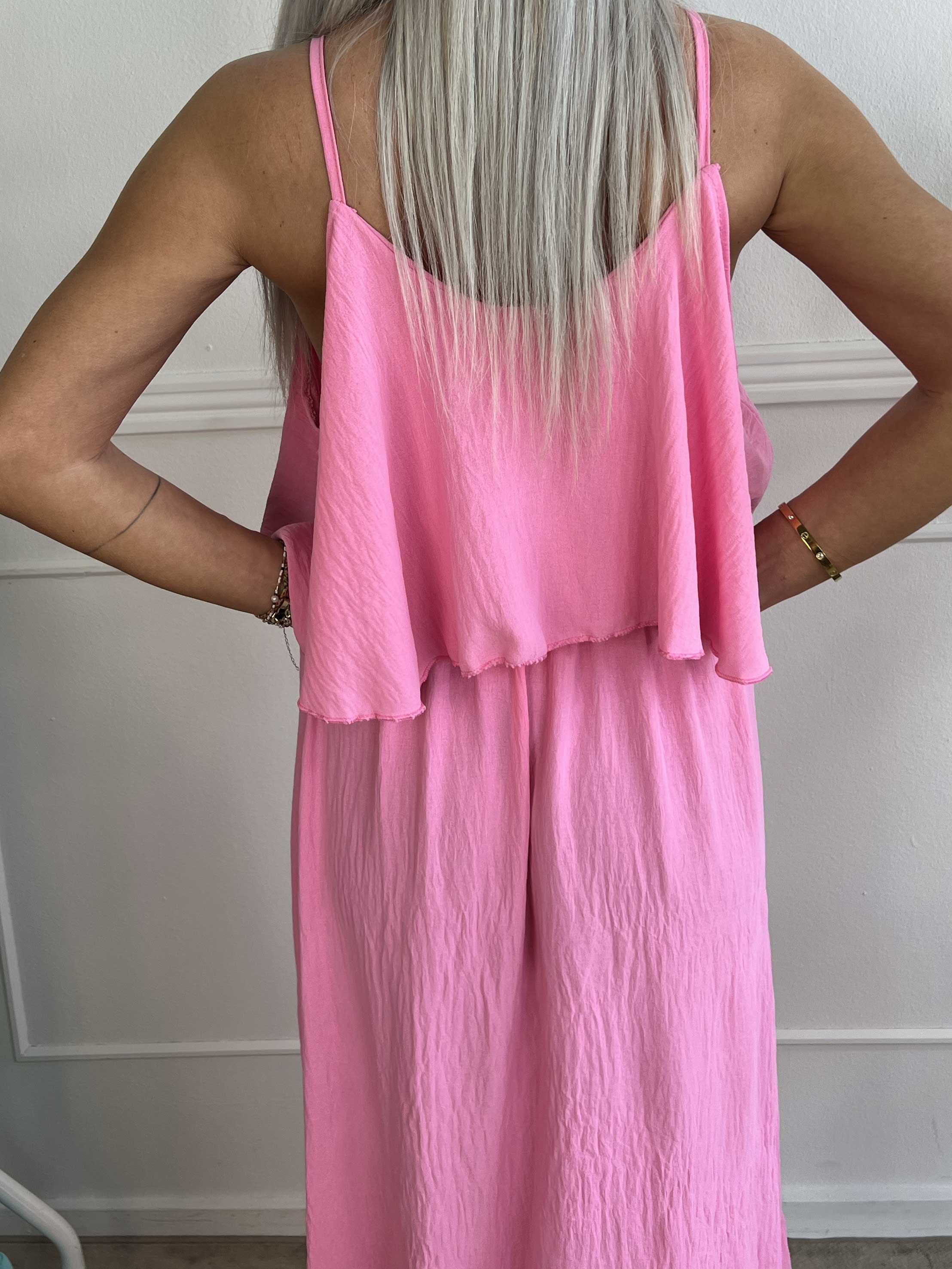 Adelisa - Söt klänning med lång rem och volanger